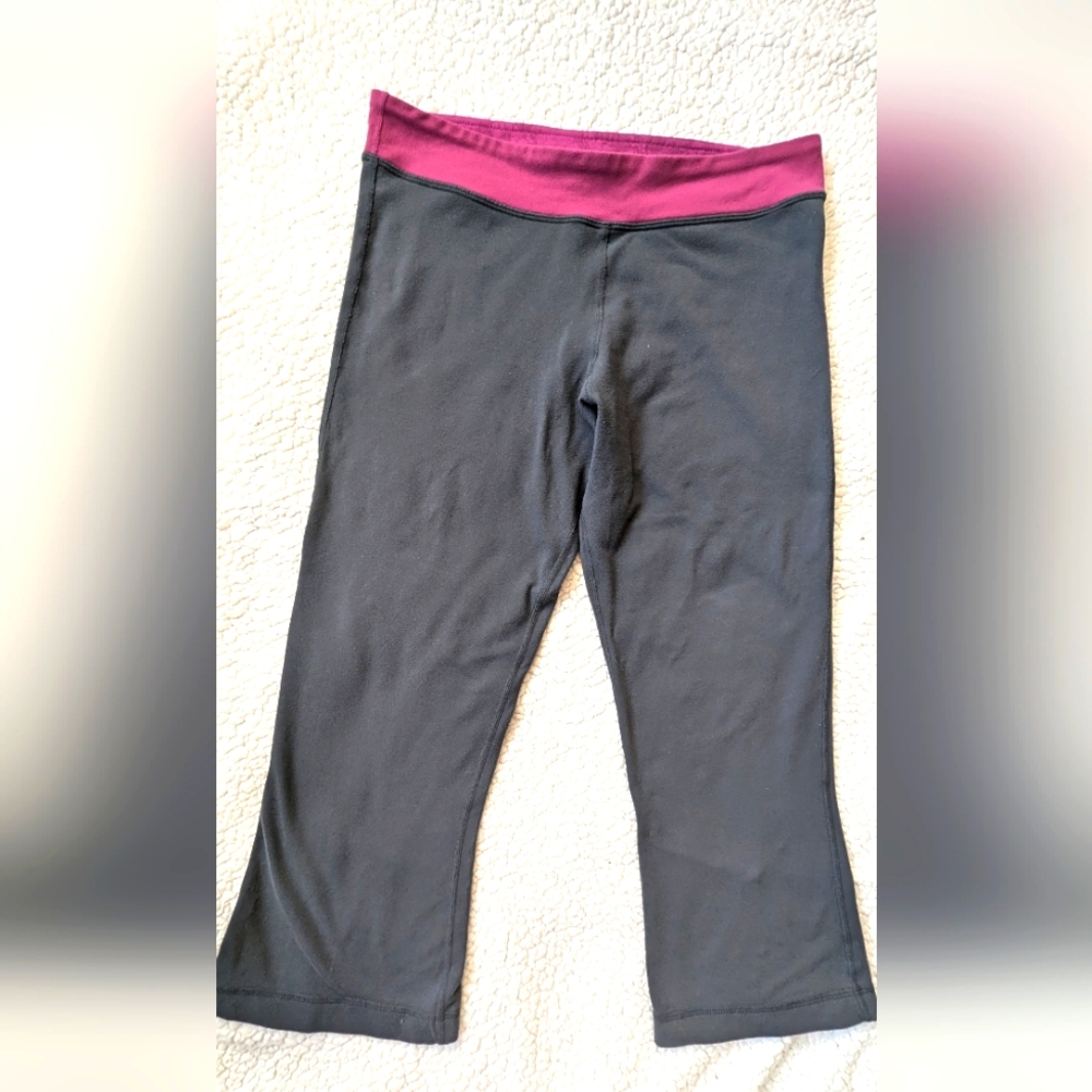 Lululemon yoga pants, Size 6 or Medium, grey with pink on top.